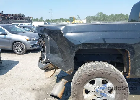 2015 Chevrolet Silverado 2500Hd High Country из США, поврежденный, VIN 1GC1KXE84FF542424